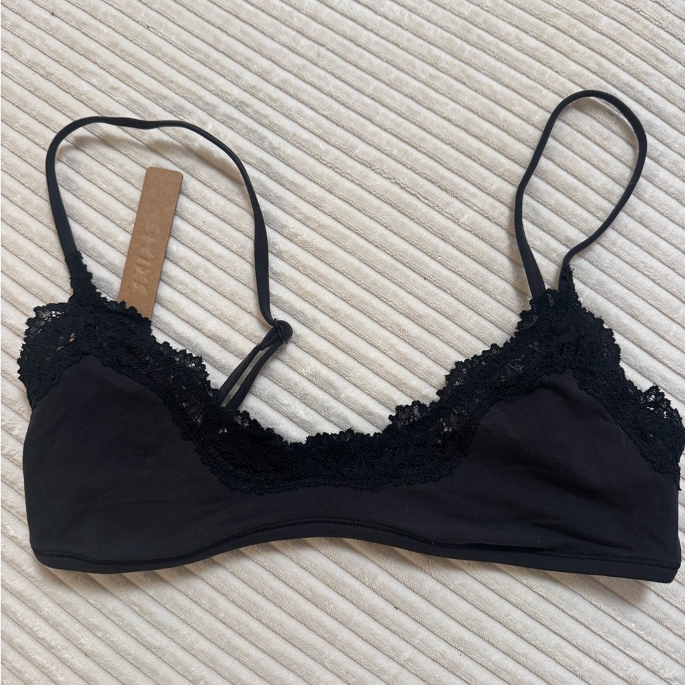 Skims Fits everybody lace scoop bralette size S black
